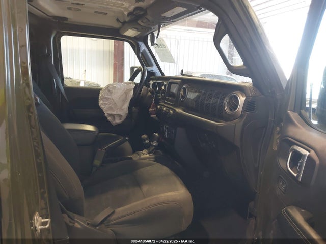 1C4HJXEN2MW592565 Jeep 2021