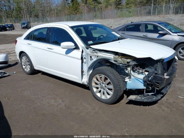 1C3CCBBG5EN115346 Chrysler 200 Touring