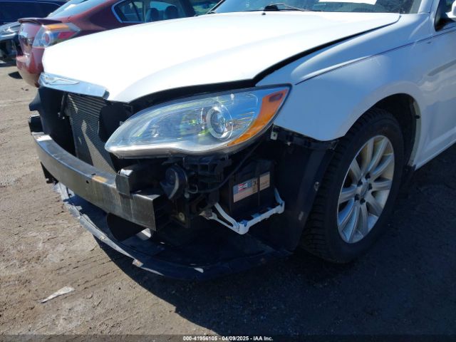 1C3CCBBG5EN115346 Chrysler 200 Touring