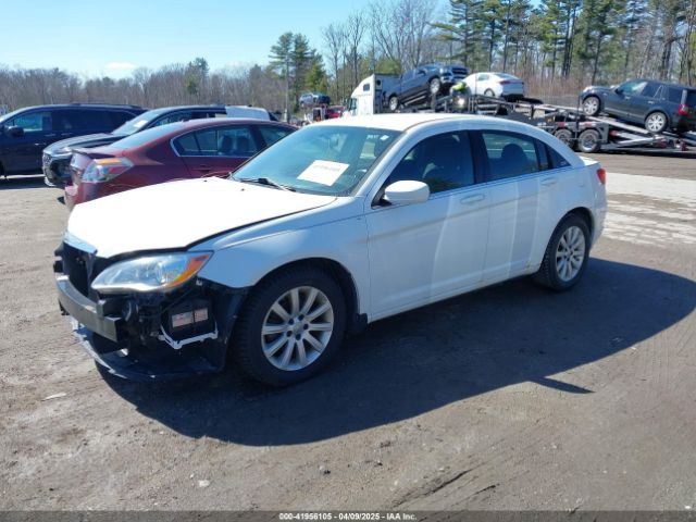 1C3CCBBG5EN115346 Chrysler 200 Touring