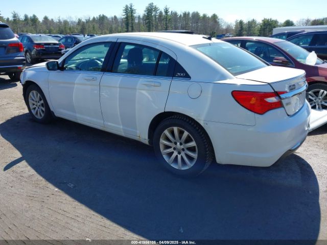 1C3CCBBG5EN115346 Chrysler 200 Touring