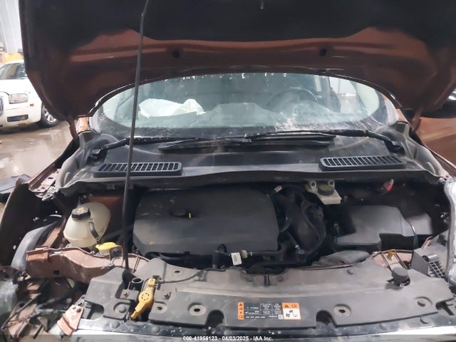 1FMCU9GD3HUB15805 Ford ESCAPE SE