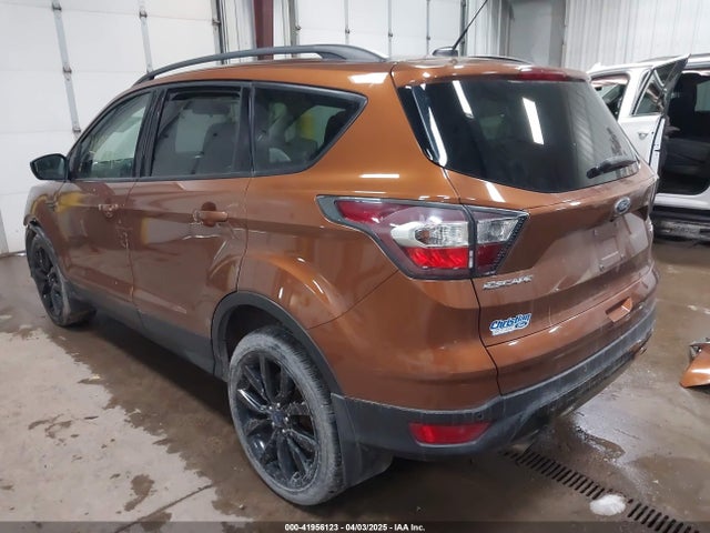 1FMCU9GD3HUB15805 Ford ESCAPE SE