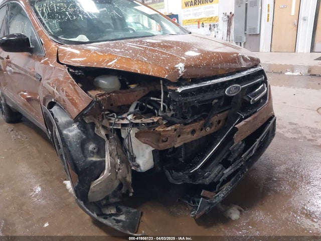 1FMCU9GD3HUB15805 Ford ESCAPE SE