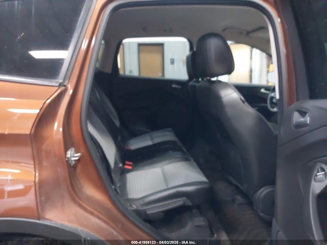 1FMCU9GD3HUB15805 Ford ESCAPE SE