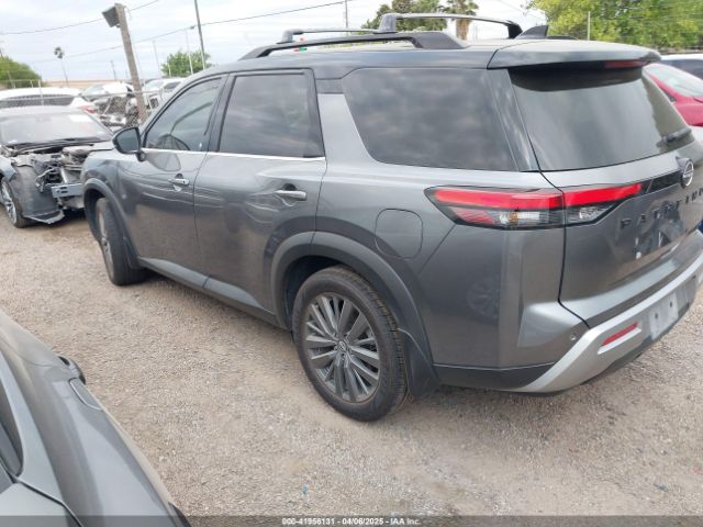 5N1DR3CB8NC232370 Nissan Pathfinder Sl 2wd