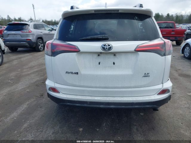 JTMBFREV5JJ738405 Toyota RAV4 LE