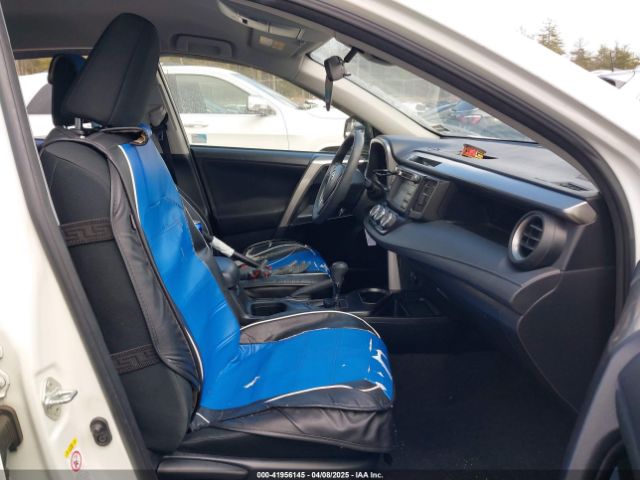 JTMBFREV5JJ738405 Toyota RAV4 LE