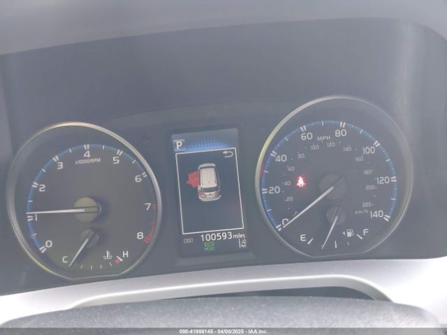 JTMBFREV5JJ738405 Toyota RAV4 LE