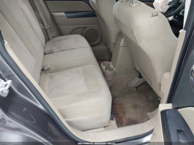 1C4NJPBA4GD526703 Jeep Patriot Sport