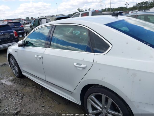 1VWDT7A33HC019966 Volkswagen Passat 1.8t R-line