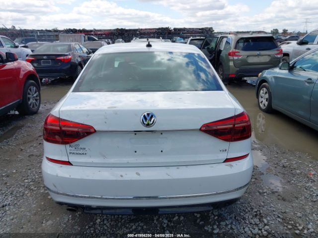 1VWDT7A33HC019966 Volkswagen Passat 1.8t R-line