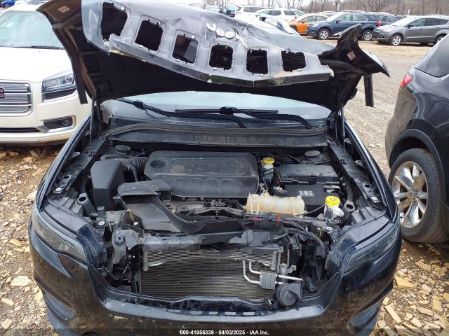 1C4PJMLB1KD237138 Jeep Cherokee Latitude Plus 4x4