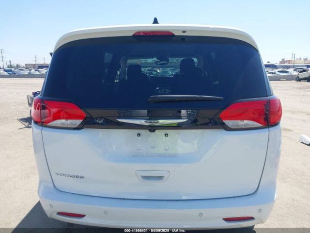 2C4RC1CG9RR121206 Chrysler Voyager Lx