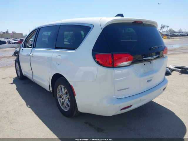 2024 CHRYSLER VOYAGER 2C4RC1CG9RR121206 Photo 2