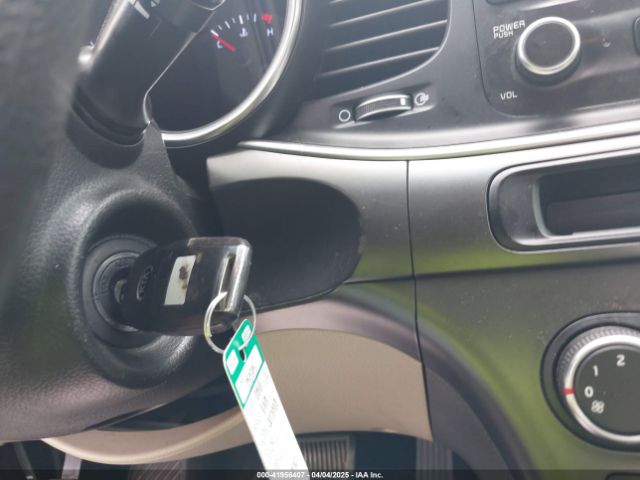 KNAGM4A75F5562961 KIA Optima Lx