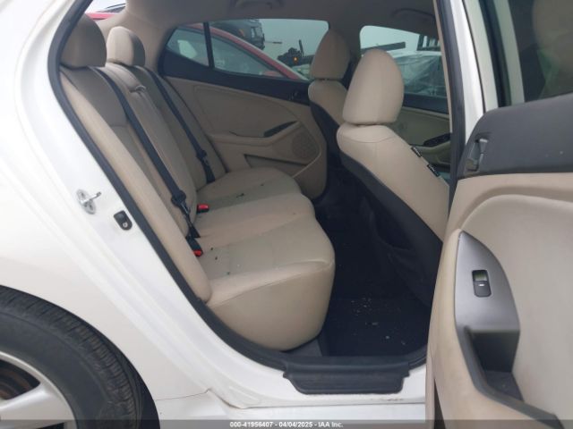 KNAGM4A75F5562961 KIA Optima Lx