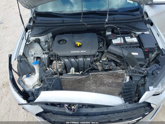 Hyundai ELANTRA SE 2017 5NPD74LF8HH166852 Image 10