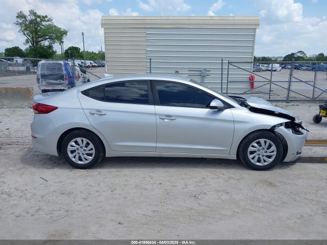 Hyundai ELANTRA SE 2017 5NPD74LF8HH166852 Image 13