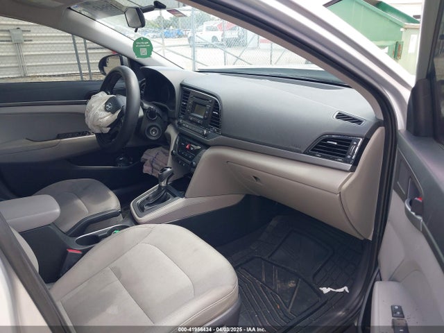 Hyundai ELANTRA SE 2017 5NPD74LF8HH166852 Image 5
