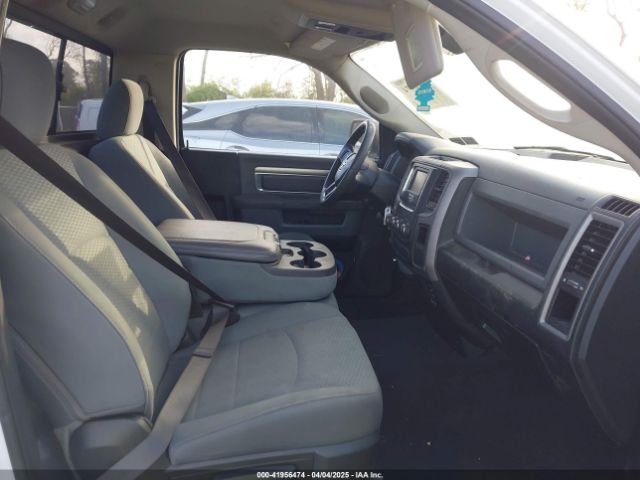 3C6JR6DTXKG510993 RAM 1500 Classic Tradesman  4x2 8' Box