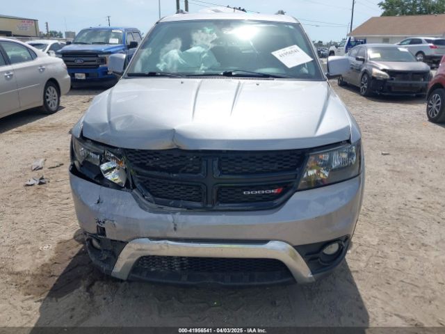 3C4PDCGG0KT857688 Dodge Journey Crossroad