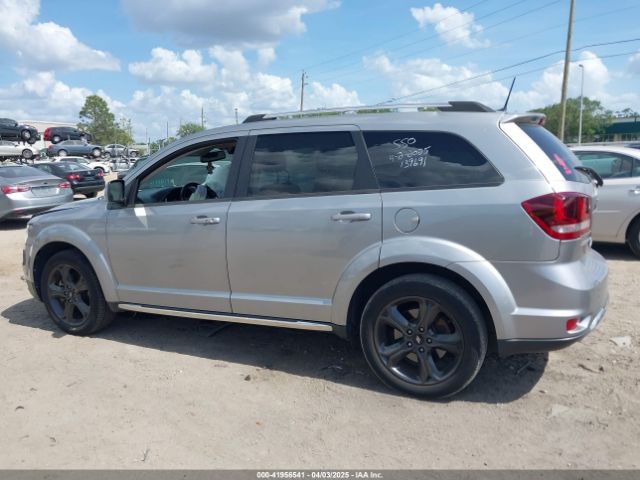 3C4PDCGG0KT857688 Dodge Journey Crossroad
