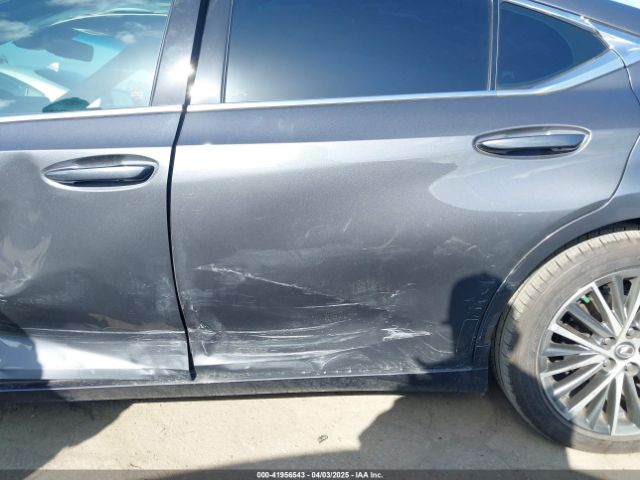 58ADA1C15PU034077 Lexus ES 300H