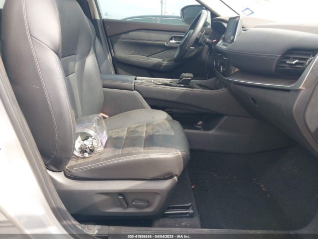 5N1AT3CA0MC828390 Nissan Rogue Sl Fwd