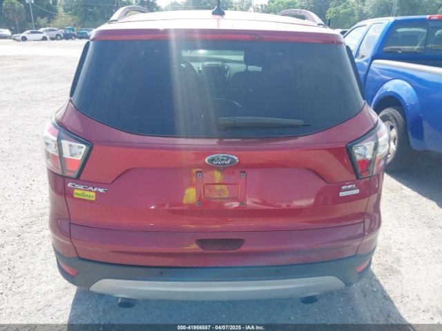 1FMCU0HDXJUA52458 Ford ESCAPE SEL