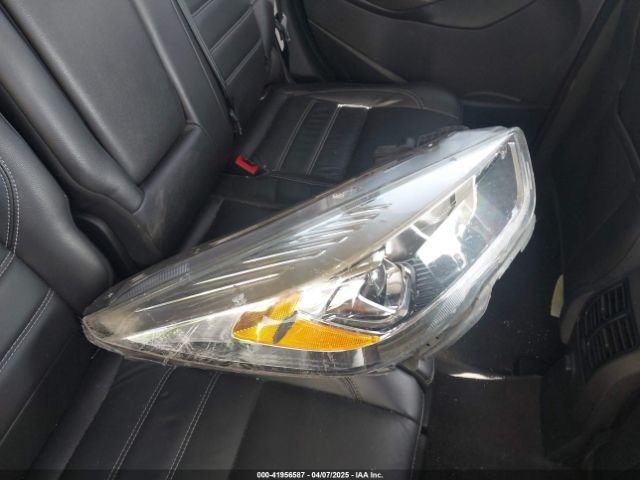 1FMCU0HDXJUA52458 Ford ESCAPE SEL