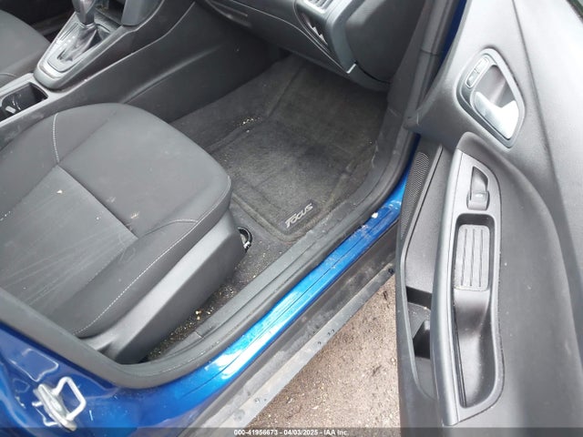1FADP3K28JL309069 Ford FOCUS SE