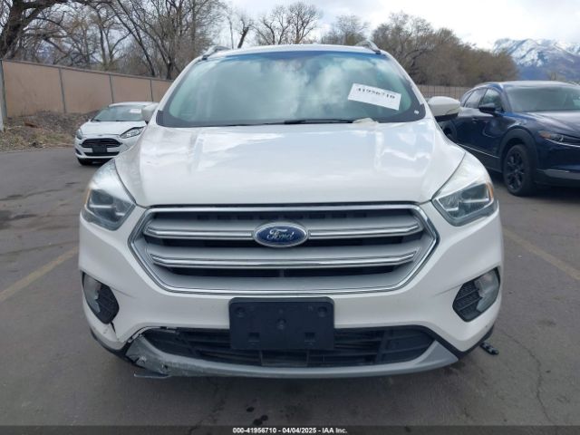 1FMCU9J95JUA55830 Ford Escape Titanium
