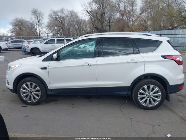1FMCU9J95JUA55830 Ford Escape Titanium