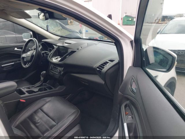 1FMCU9J95JUA55830 Ford Escape Titanium