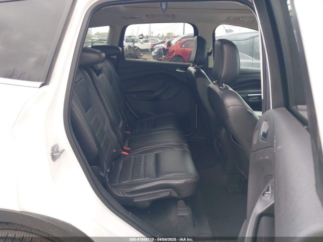1FMCU9J95JUA55830 Ford Escape Titanium