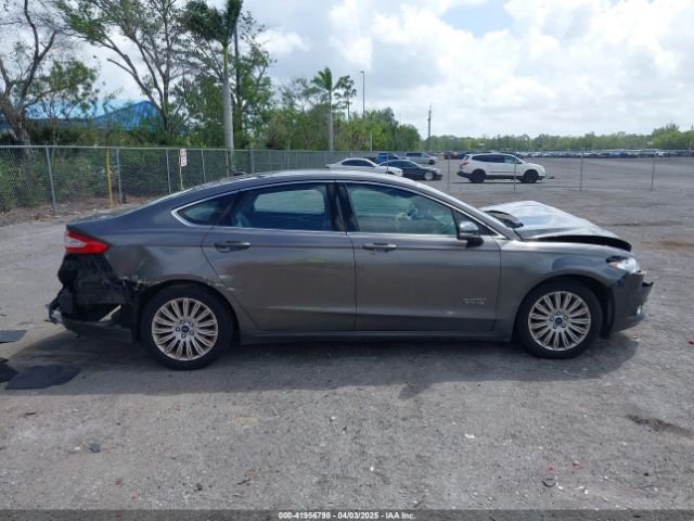 3FA6P0PU2GR322122 Ford Fusion Energi Se Luxury