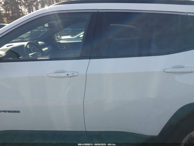 3C4NJDBN7PT561666 Jeep Compass Latitude 4x4