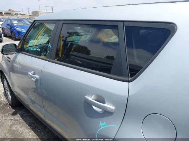 KNDJN2A21H7448882 KIA Soul