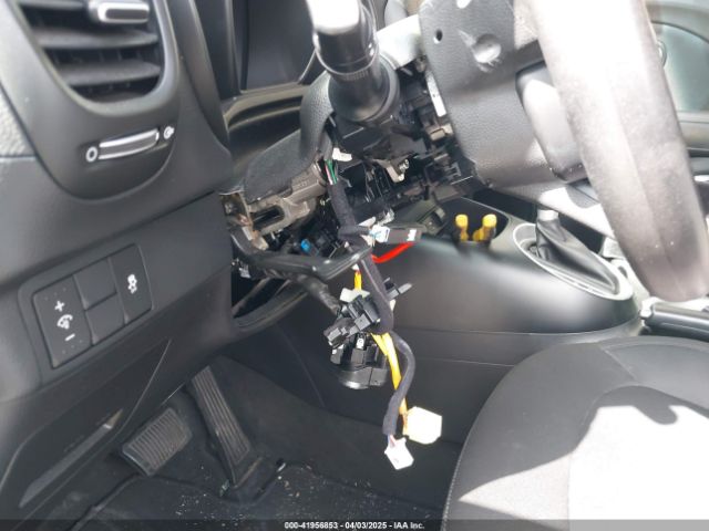 KNDJN2A21H7448882 KIA Soul