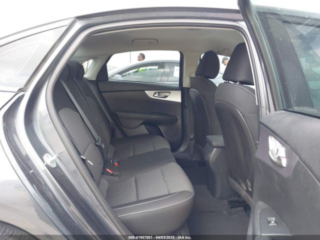 3KPF24AD0NE455801 KIA Forte Lxs