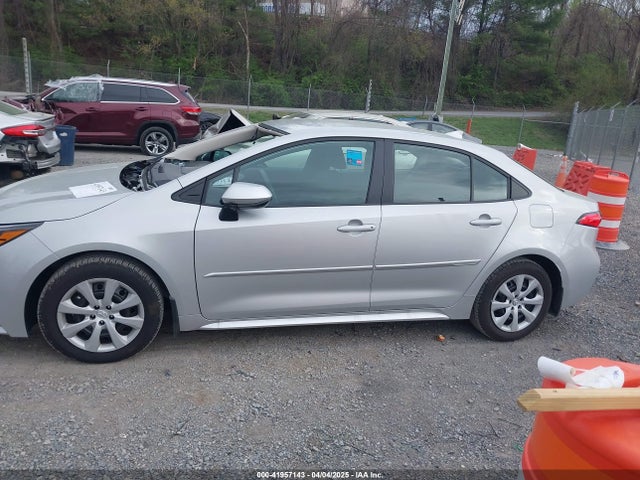 5YFB4MDE8RP191325 Toyota COROLLA LE