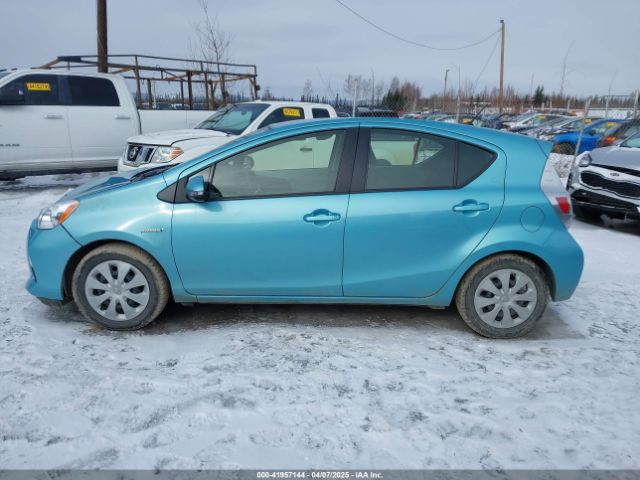 JTDKDTB3XE1061704 Toyota Prius C Two
