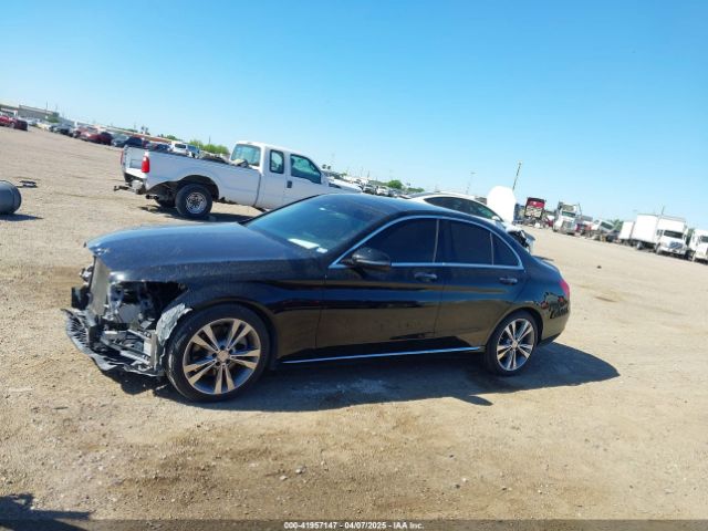 55SWF4JBXHU208527 Mercedes-Benz C 300 Luxury/sport