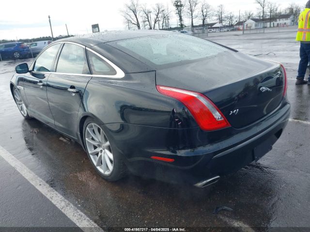 2011 JAGUAR XJ SAJWA1CB8BLV12389 Photo 2