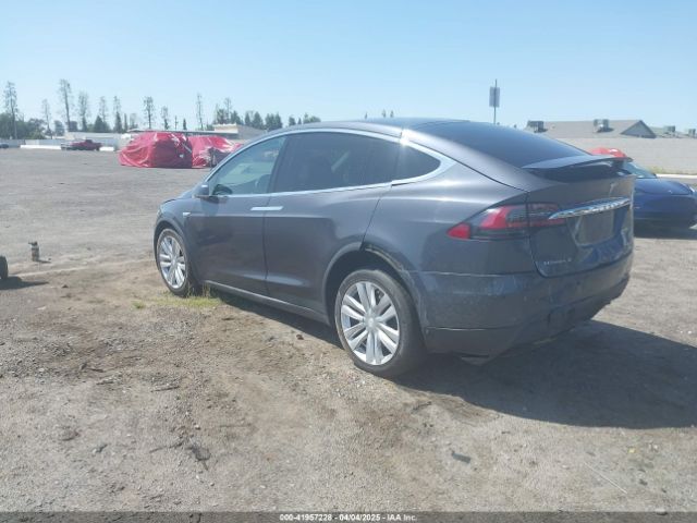 2016 TESLA MODEL X 5YJXCAE27GF002541 Photo 2
