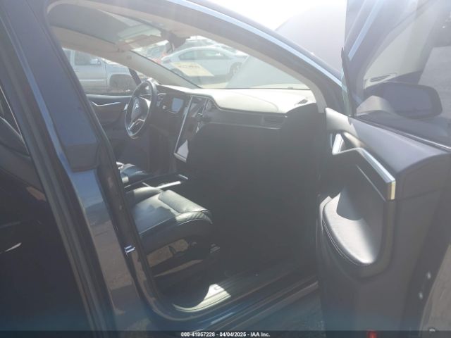 2016 TESLA MODEL X 5YJXCAE27GF002541 Photo 4