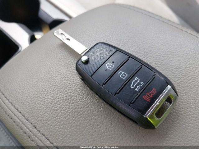 KNAGT4L37G5118740 KIA Optima Lx