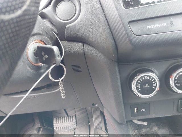 JA4AR3AU3JU019868 Mitsubishi Outlander Sport 2.0 Es/2.0 Le