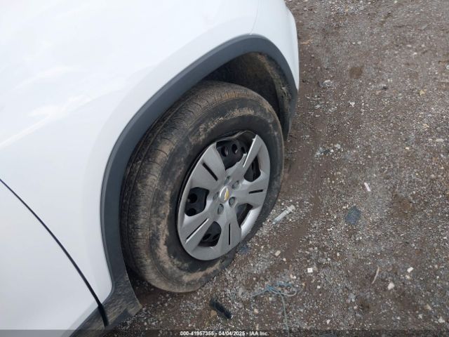 3GNCJKSB5HL269217 Chevrolet TRAX LS